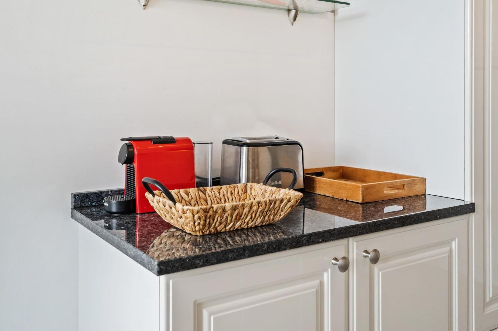 Stylish 2Br Apt In Limpertsberg, Near City Center Люксембург Экстерьер фото