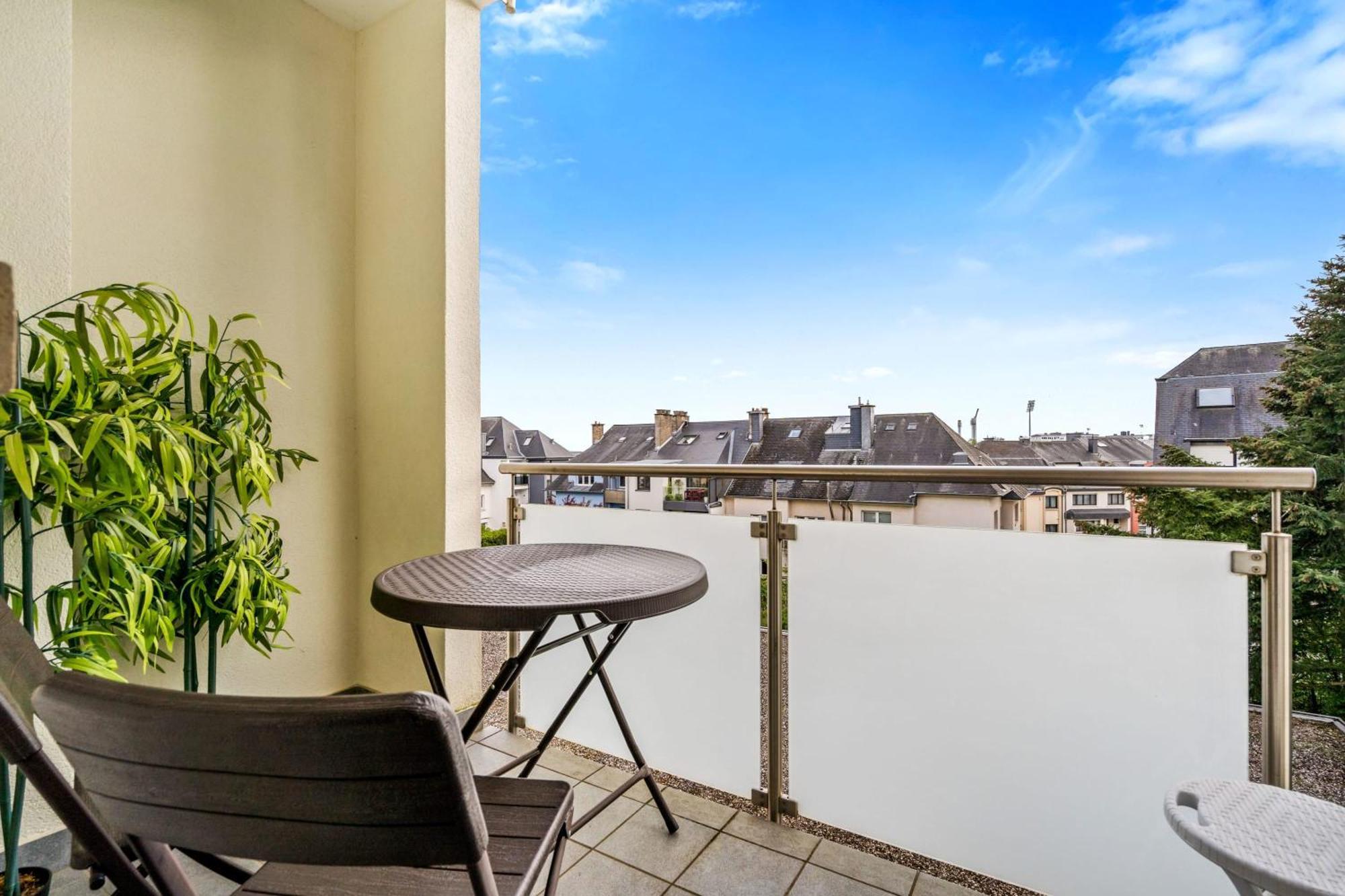 Stylish 2Br Apt In Limpertsberg, Near City Center Люксембург Экстерьер фото